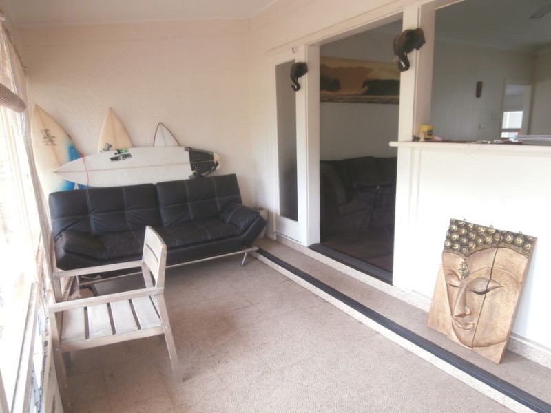 27 Seabeach Avenue, Mermaid Beach QLD 4218