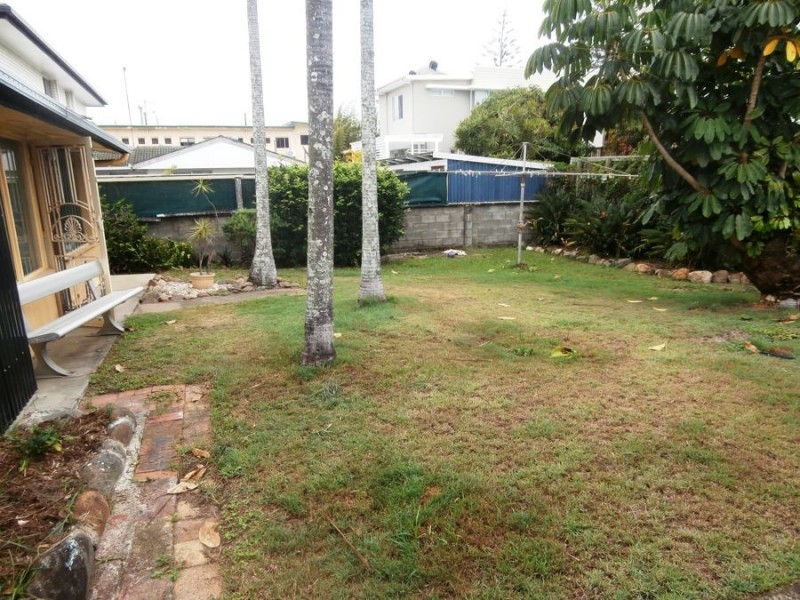 27 Seabeach Avenue, Mermaid Beach QLD 4218
