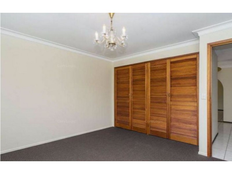 19 Sovereign Drive, Mermaid Waters QLD 4218