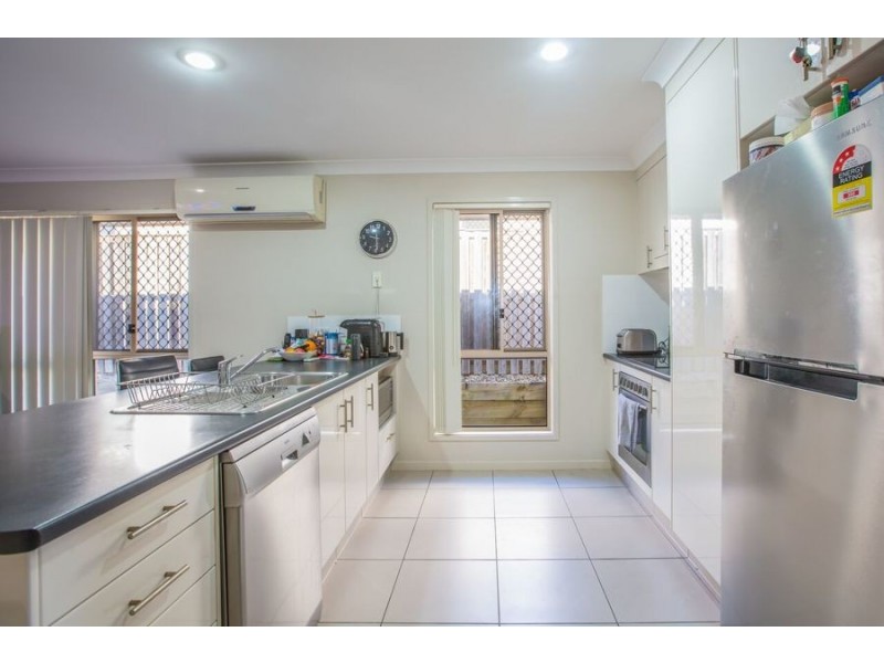 6 Starkey Street, Pacific Pines QLD 4211