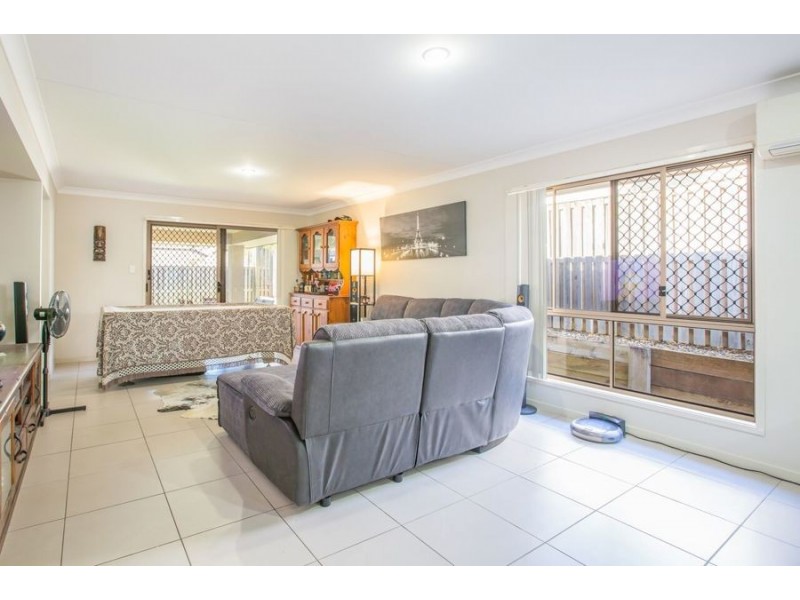 6 Starkey Street, Pacific Pines QLD 4211