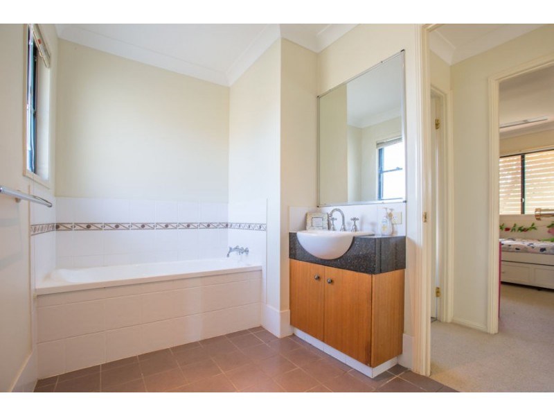 5/141 Cotlew Street, Ashmore QLD 4214