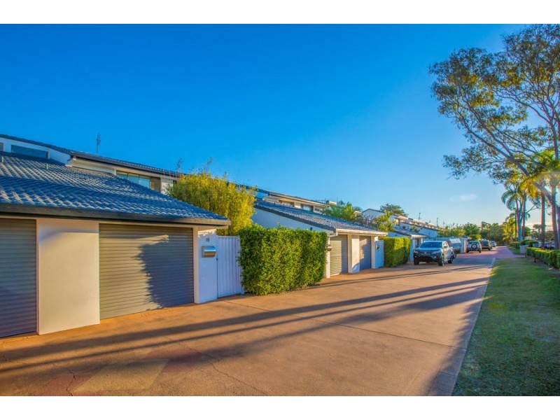 18/2-34 Karbunya Street, Mermaid Waters QLD 4218