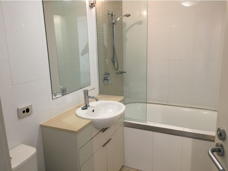 2/119 Sunshine Parade, Miami QLD 4220