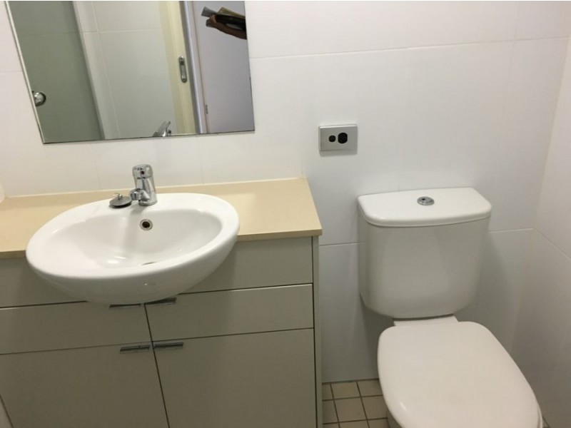 2/119 Sunshine Parade, Miami QLD 4220