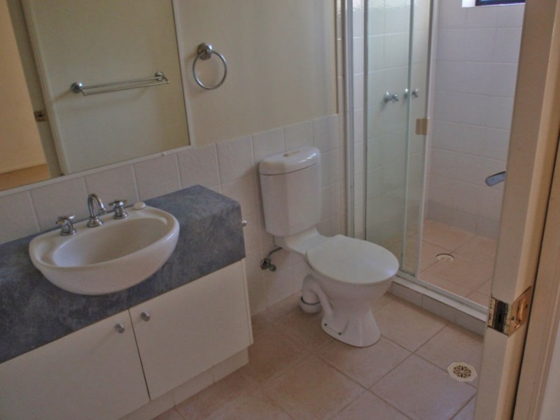 8/15 Britannia Avenue, Broadbeach QLD 4218