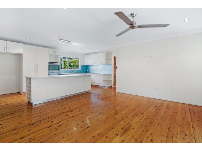 15 Kallay Street, Miami QLD 4220