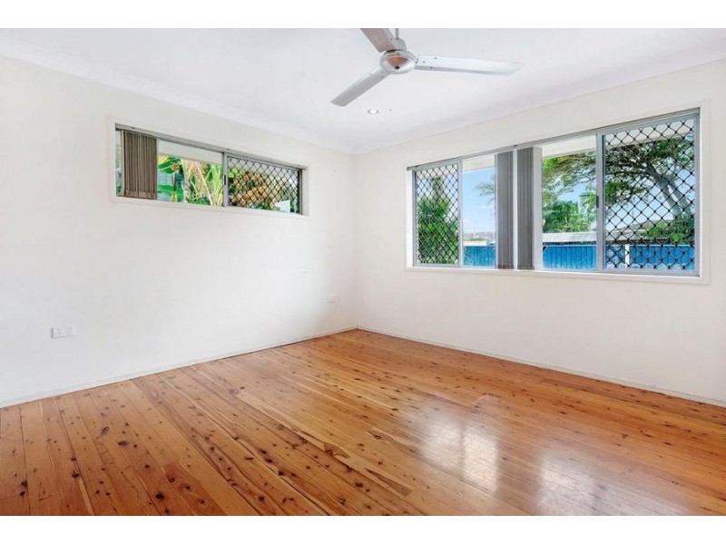 15 Kallay Street, Miami QLD 4220