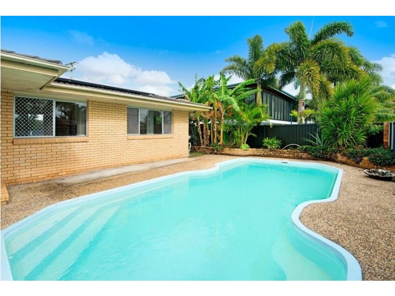 15 Kallay Street, Miami QLD 4220