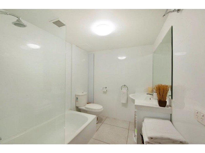 4/300 The Esplanade, Miami QLD 4220