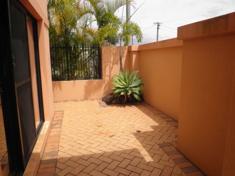 2/12 Lavarack Road, Mermaid Beach QLD 4218