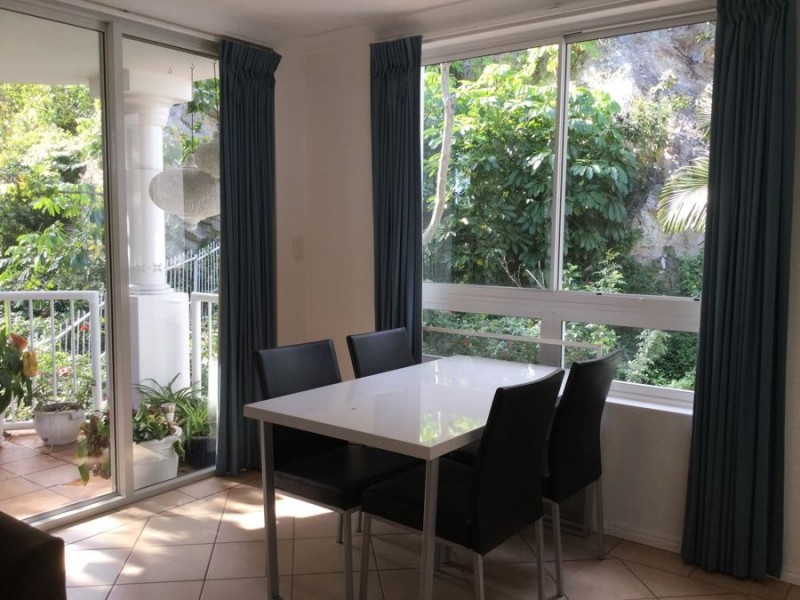 13/28 Chairlift Avenue “Santorini by the Sea”, Mermaid Beach QLD 4218