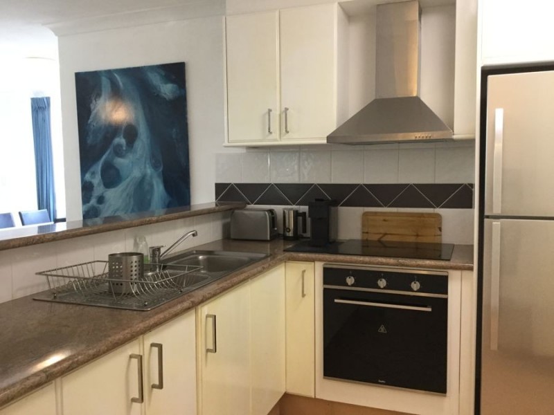 13/28 Chairlift Avenue “Santorini by the Sea”, Mermaid Beach QLD 4218