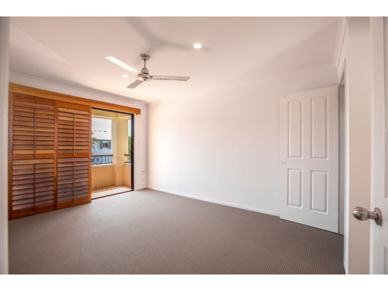 2/12 Lavarack Road, Mermaid Beach QLD 4218