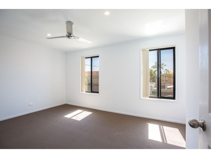 2/12 Lavarack Road, Mermaid Beach QLD 4218