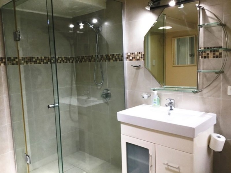 5 Schuster Crescent, Miami QLD 4220