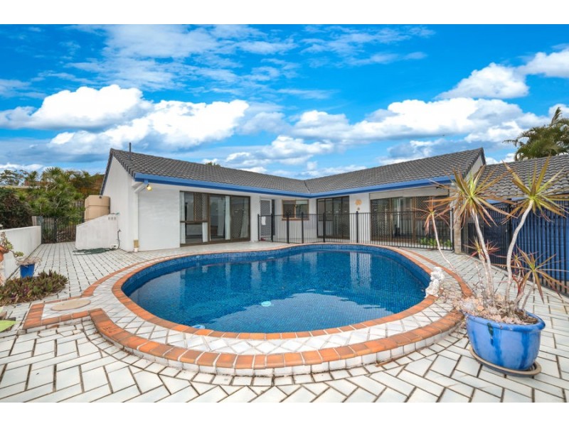 9 Carlingford Place, Robina QLD 4226
