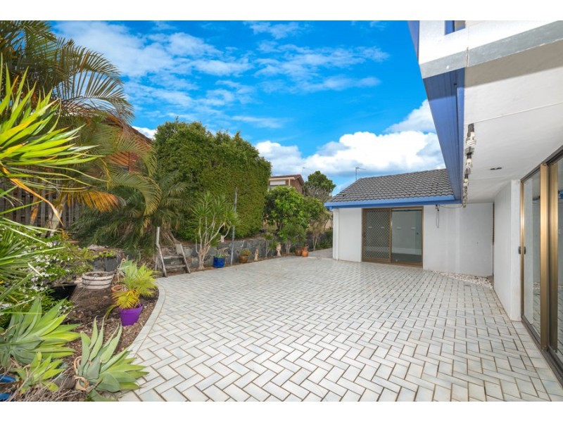9 Carlingford Place, Robina QLD 4226