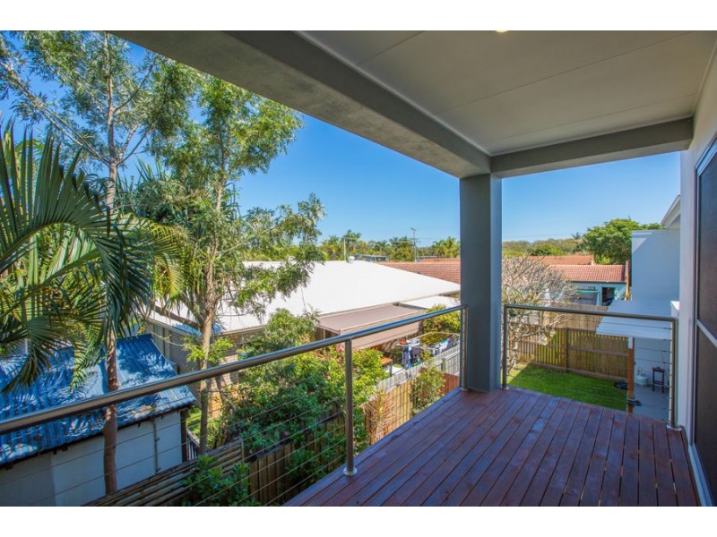 2/56 Albion Avenue, Miami QLD 4220