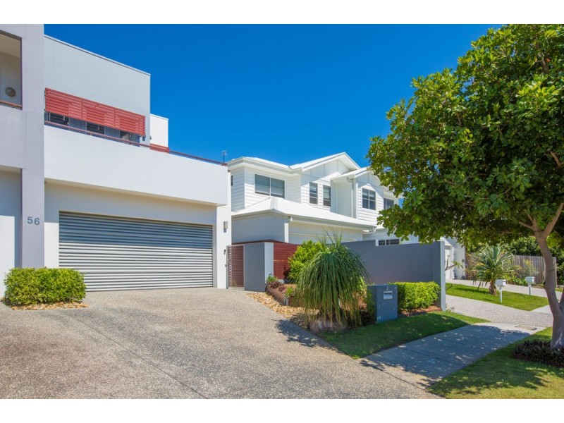 2/56 Albion Avenue, Miami QLD 4220