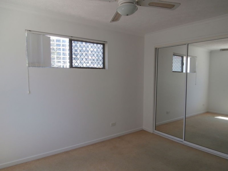 6/215 Surf Parade, Broadbeach QLD 4218