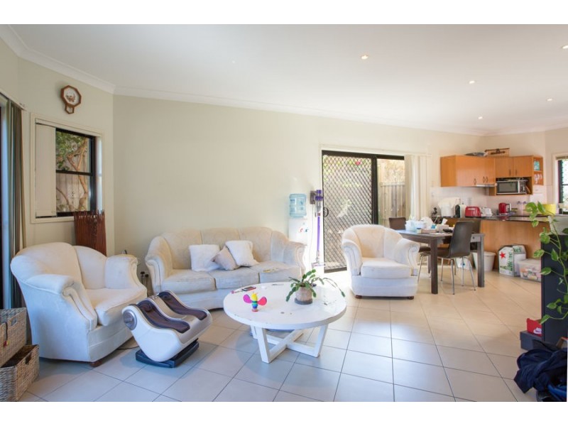 4/141 Cotlew Street, Ashmore QLD 4214