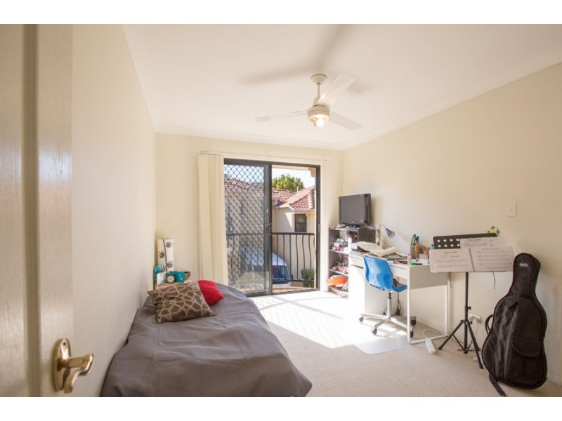 4/141 Cotlew Street, Ashmore QLD 4214