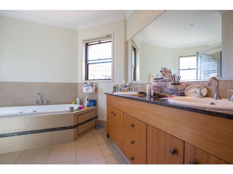 4/141 Cotlew Street, Ashmore QLD 4214