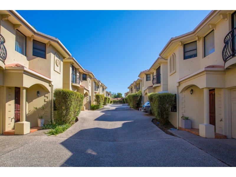 4/141 Cotlew Street, Ashmore QLD 4214