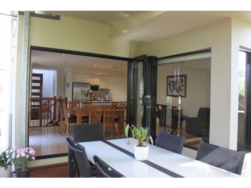 2/12 Dolphin Avenue, Mermaid Beach QLD 4218