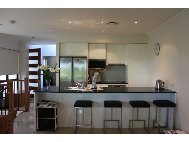 2/12 Dolphin Avenue, Mermaid Beach QLD 4218