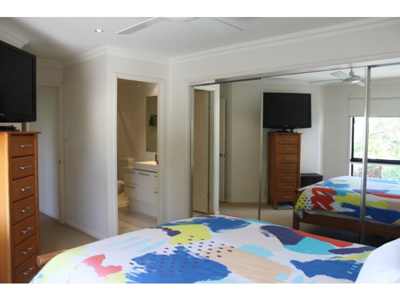 2/12 Dolphin Avenue, Mermaid Beach QLD 4218