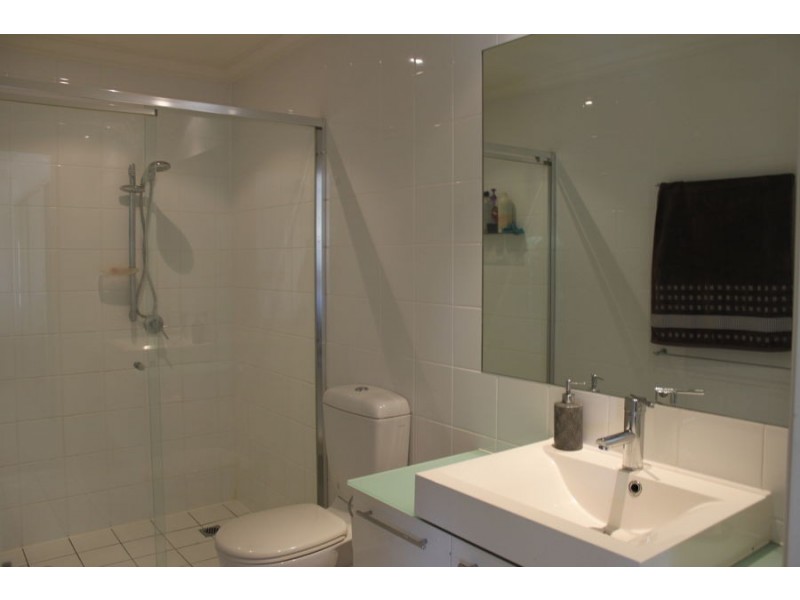 2/12 Dolphin Avenue, Mermaid Beach QLD 4218