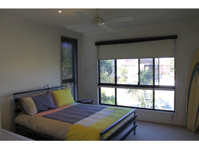 2/12 Dolphin Avenue, Mermaid Beach QLD 4218