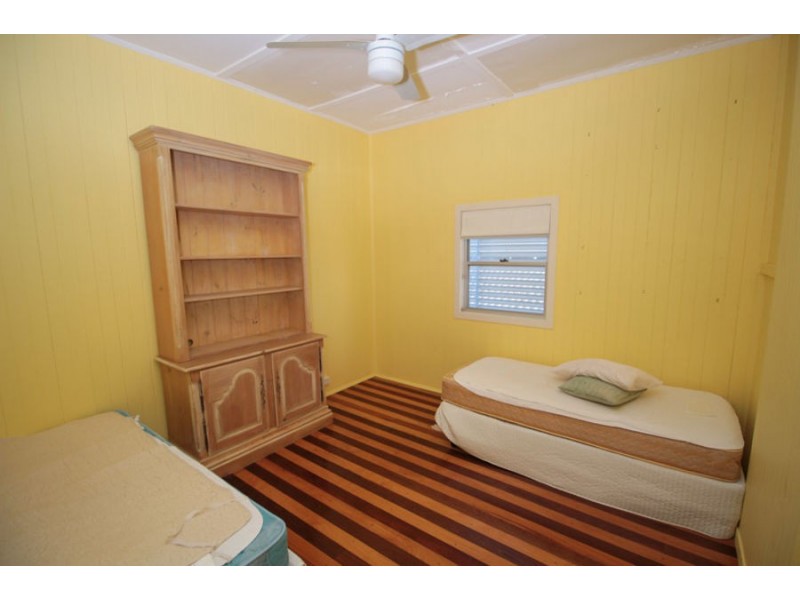 19 Cronulla Avenue, Mermaid Beach QLD 4218