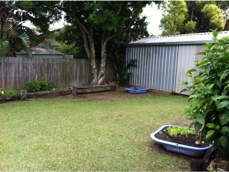 104 Auk Avenue, Burleigh Waters QLD 4220