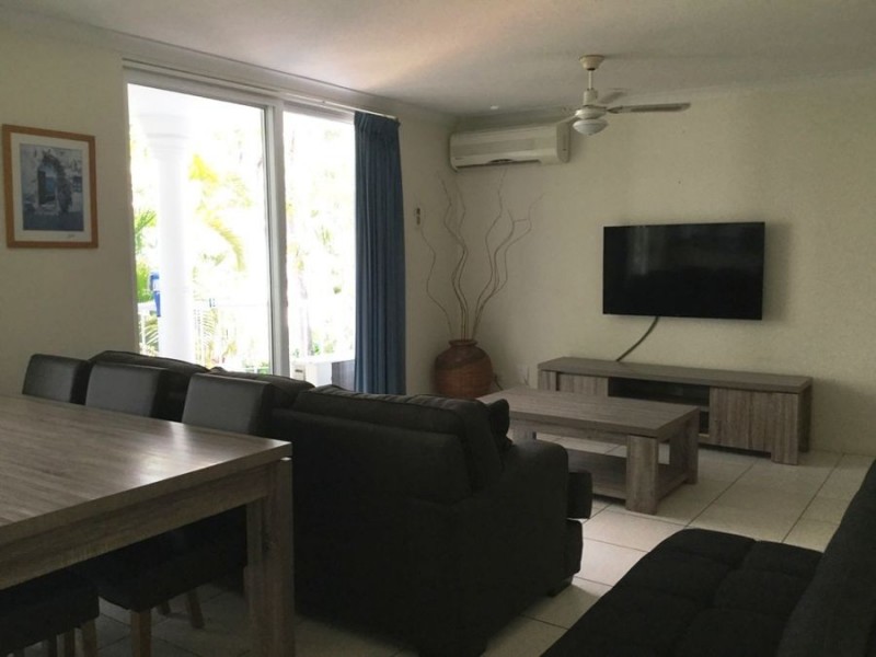 14/28 Chairlift Avenue “Santorini by the Sea”, Mermaid Beach QLD 4218