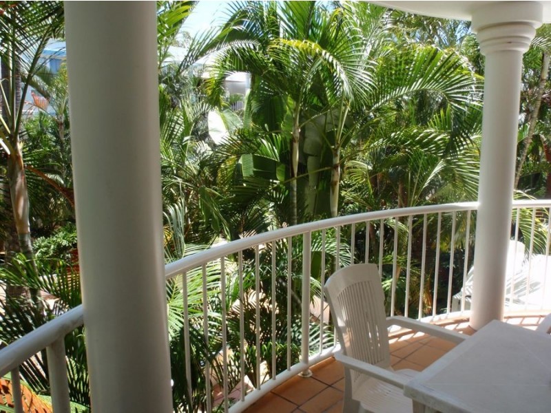 14/28 Chairlift Avenue “Santorini by the Sea”, Mermaid Beach QLD 4218