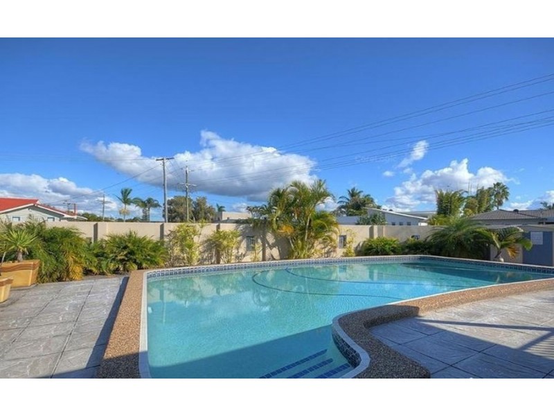 27 Birigun Street, Mermaid Waters QLD 4218