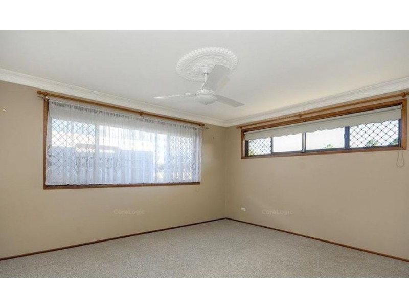 27 Birigun Street, Mermaid Waters QLD 4218