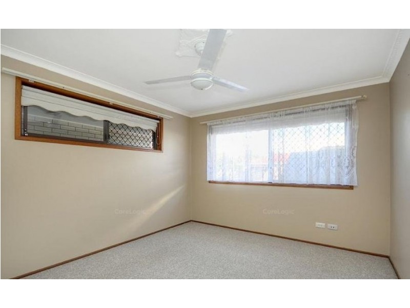 27 Birigun Street, Mermaid Waters QLD 4218