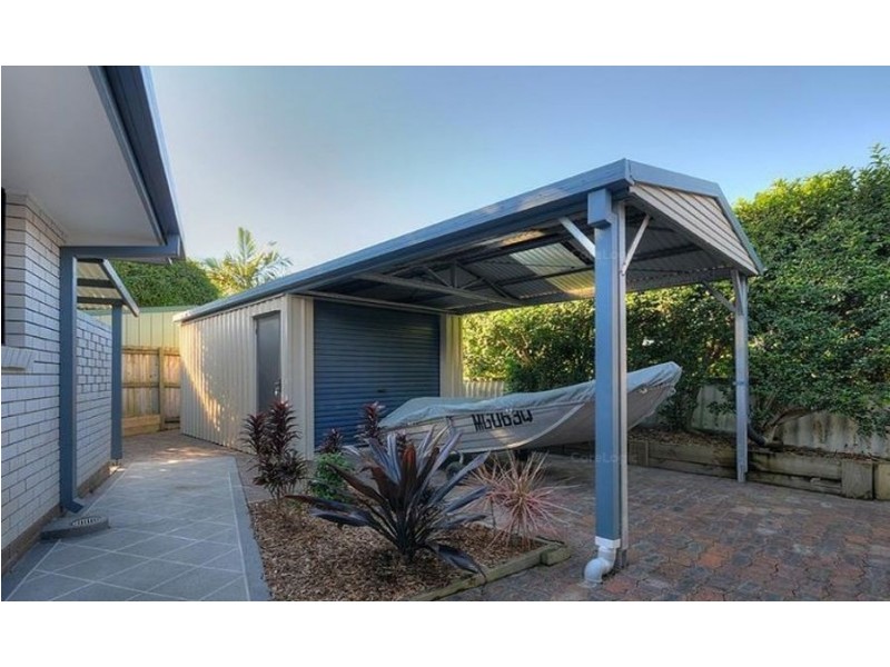27 Birigun Street, Mermaid Waters QLD 4218