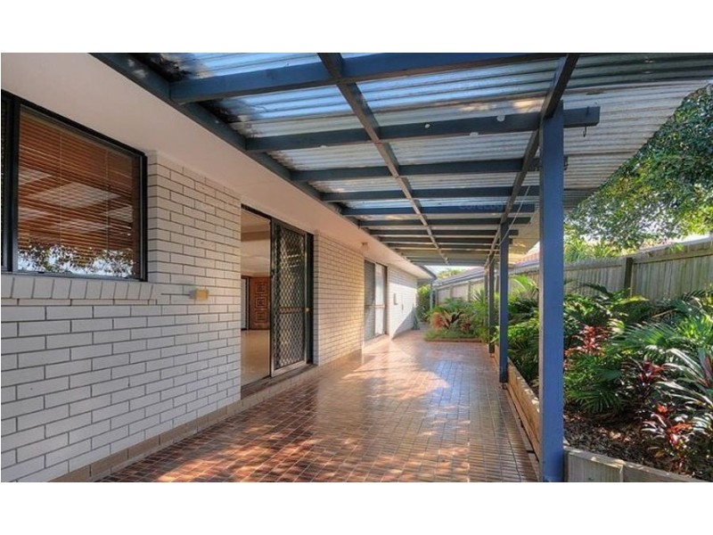 27 Birigun Street, Mermaid Waters QLD 4218