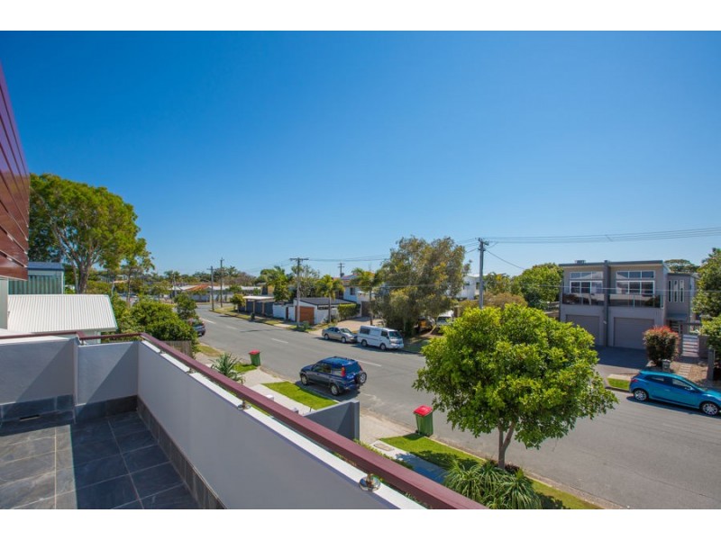 2/56 Albion Avenue, Miami QLD 4220