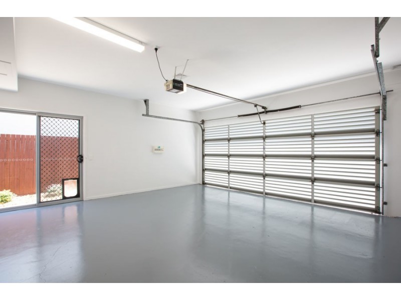 2/56 Albion Avenue, Miami QLD 4220