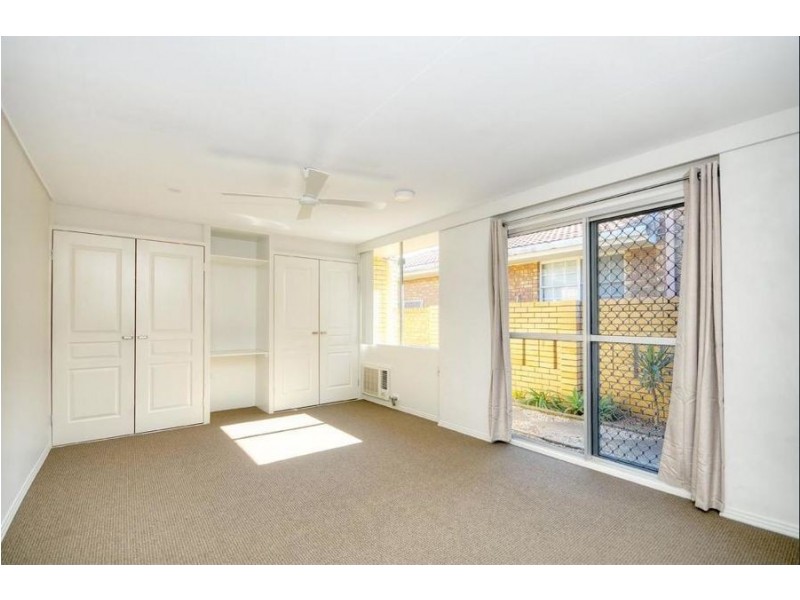 19 Bermuda Street, Broadbeach Waters QLD 4218
