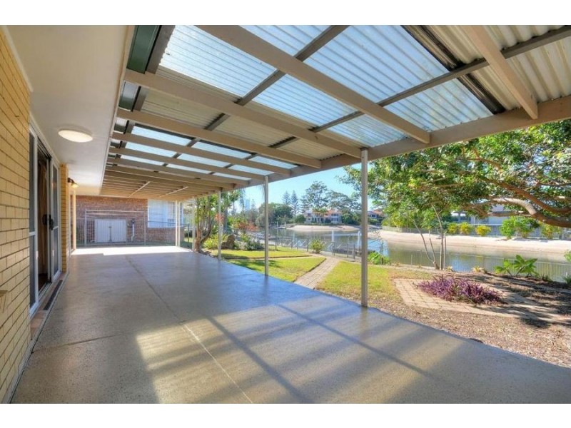 19 Bermuda Street, Broadbeach Waters QLD 4218