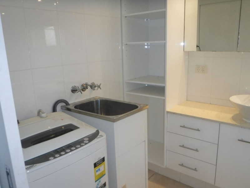 1/23 Jubilee Avenue, Broadbeach QLD 4218