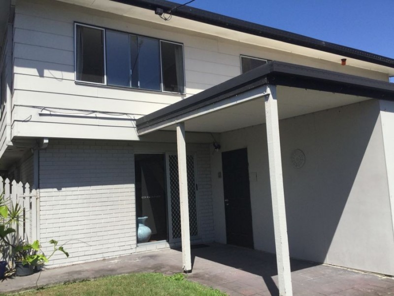 32 Kallay Street, Miami QLD 4220