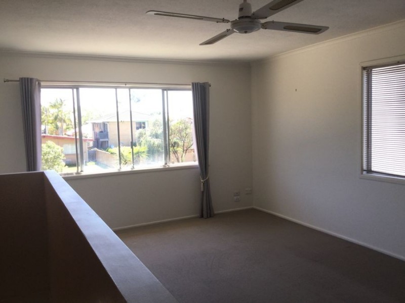 32 Kallay Street, Miami QLD 4220